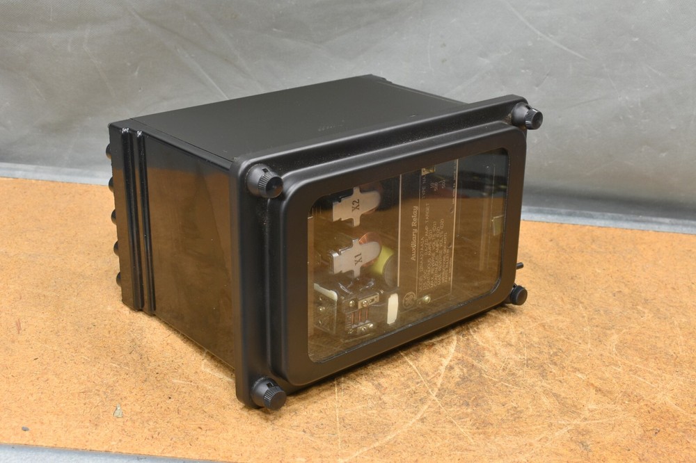 GE 12NAA27AA1A, Auxiliary Relay, 125 VDC, 0.6/2.0 AMP
