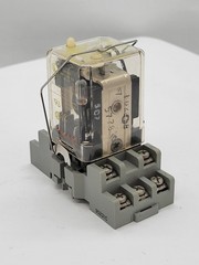 Square D 8501KUD12 Relay w Socket 10A 240V 8Pin 24V Coil Series C Form M1P14