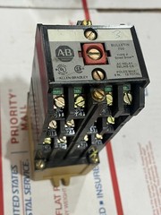 ALLEN-BRADLEY 700-P1200A1 SER B RELAY W/ 12-REVERSIBLE CONTACTS 120VAC COIL
