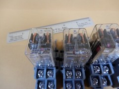Allen-Bradley 700-HF32A1-4 120VAC Coil Relays (4) DPDT With Sockets SH2B-05 Used