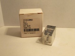 CUTLER HAMMER D7PR1A 120VAC COIL RELAY NEW