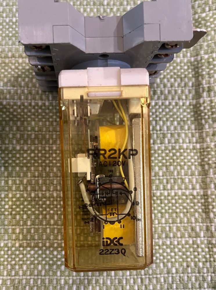 IDEC RR2KP latching Relay, DPDT 120VAC R-005 D-09