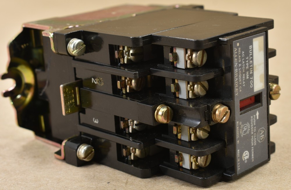 Allen-Bradley 700-NM400A1, AC Latch Relay, 4-Pole, Coil 110/120 V 50/60 Hz