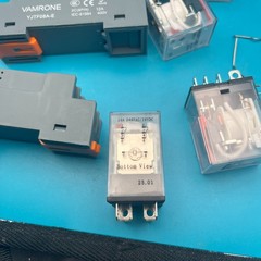 VAMRONE Electromagnetic Power Relay 8-Pin 12A 400V Relay Coil 5 pack 1 Extra Soc