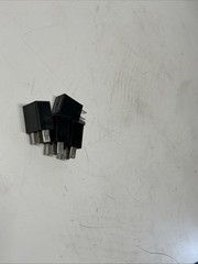 Omron 7010002-0 Power Relay Made in Italy Automotive PCB Relay Lot of 4 W-213