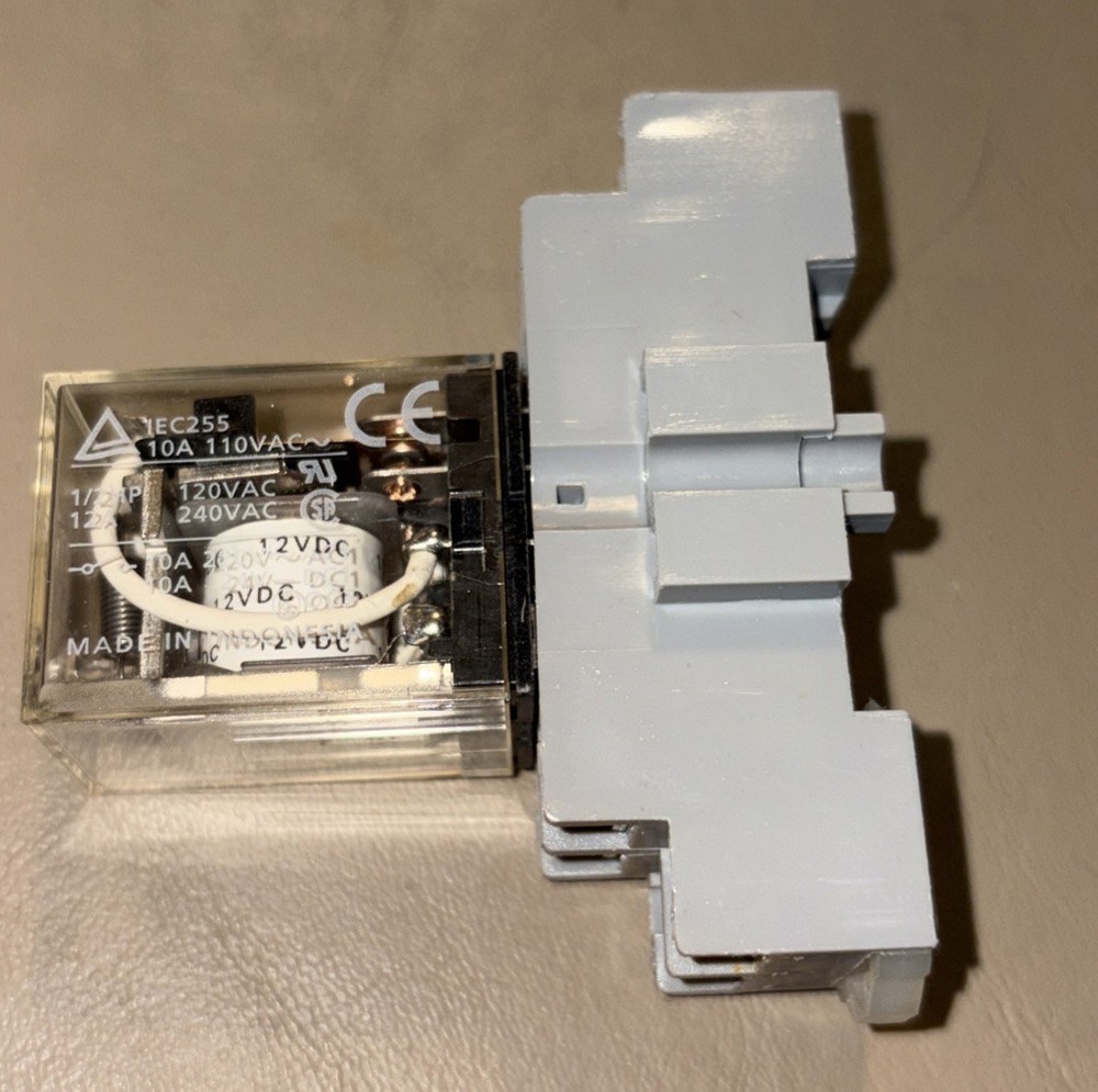 Omron LY2 12VDC Relay with base