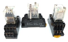 OMRON, RELAY, TYPE MY4N, 24 VDC, SOCKET 02Y8W2 5 AMPS, 250 VAC MAX, LOT OF 3