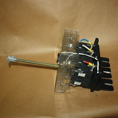 NHP-LK PLUGCON LKS1-125-PI PLUG IN FUSE SWITCH MECHANISM 125A
