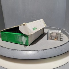 Box of 10 Schneider Electric, Telemecanique Relay, 24VDC, 250VAC, 5A, RXM2LB2BD