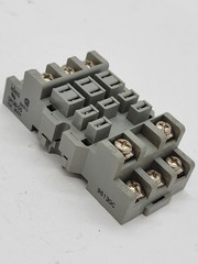 Idec RR3B-U General Purpose Relay w Socket 10A 3P 120V 11Pin 24V Coil