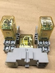 IDEC RH2B-UL DC24V RELAY W/ Base Lot Of 3 #715K150