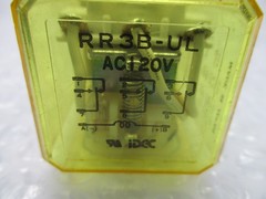 IDEC RR3B-UL RELAY 120V LOT OF 2 NSNP