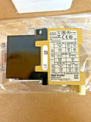 NEW ALLEN BRADLEY 700-P200A1 CONTROL RELAY 700P200A1