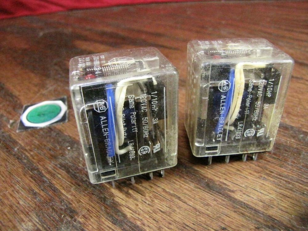 (2) Allen Bradley Relays 24v DC 1/10hp 3a Pilot Duty 14 pin # 700-HC14Z24-4