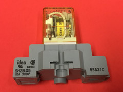 Idec – RH2B-UL – DC 24V – Relay – w/ SH2B-05 Base – LOT OF (4)