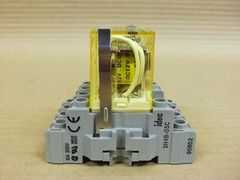 LOT OF 4 IDEC RH4B-U GENERAL PURPOSE RELAY 12V DC & IDEC BASE SH4B-05C 10A 300V