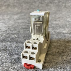 Dayton 1FC13 Relay Socket 300VAC & 5YR20 24VDC Relay 15A Used