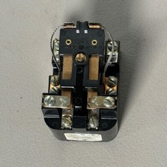 1 Piece General Electric CR2790E100H17 10 AMP 300V Relay 115/125v
