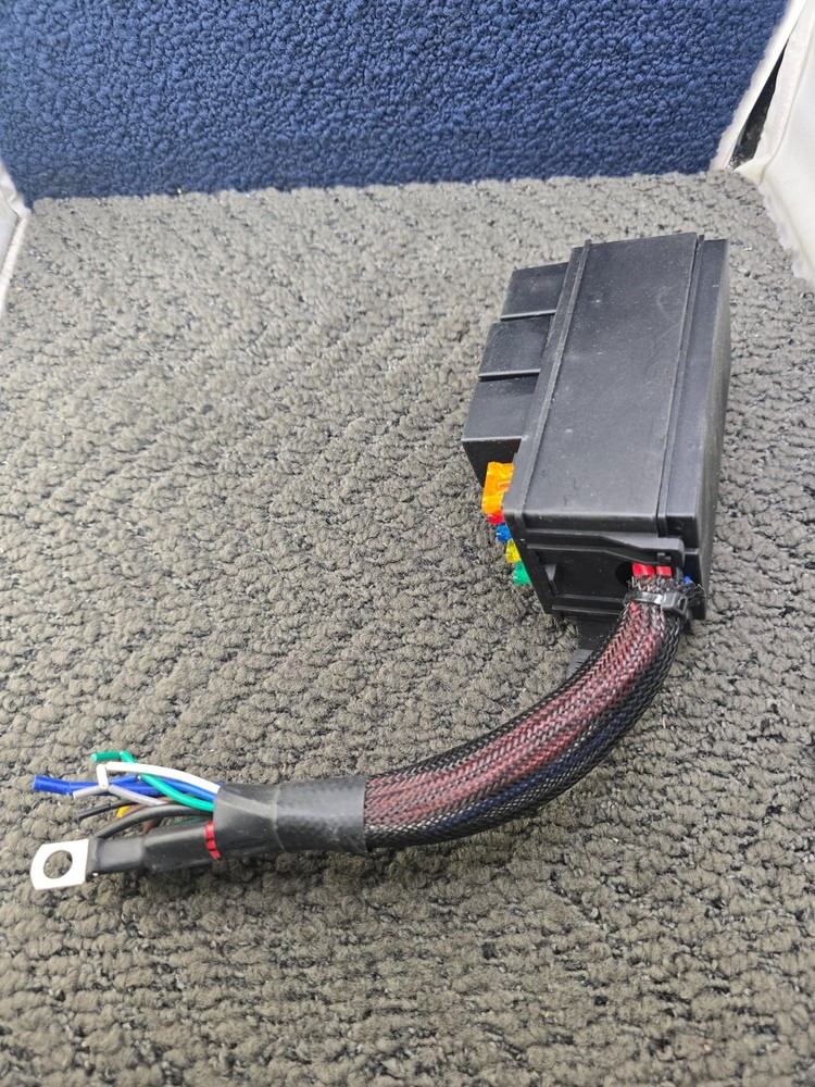 6 Way Pre-Wired Waterproof Relay & Fuse Box For Automotive & Marine Applications