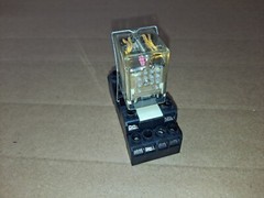 Allen Bradley 700-HC24A1 SER. A Relay 700-HN 103 SER. B Base Fast Shipping