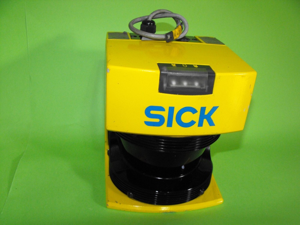 SICK PLS101-312.Safety Laser Scanner PLS101-312.1016066.24V/30W/70mm-4m.USED
