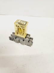 IDEC RH2B-U RELAY DC 24V / SH2B-0- BASE ”NEW OPEN BOX” with base!