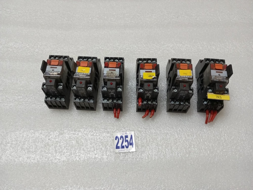 SCHRACK-RELAY PT570730 230V 6A WITH BASE YPT78704(LOT OF 6PC)