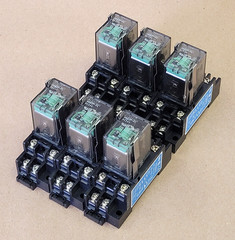 FUJI ELECTRIC HH62P-FL RELAY WITH SOCKET TP68X2, LOT OF 6