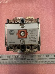 Allen Bradley Control Relay Type P 700-P200DA1