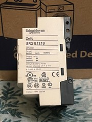 Schneider Electric Zelio SR2E121B Smart Relay PLC 24VAC 8A DIN Rail Controller