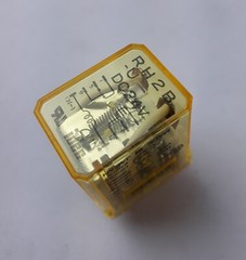 Idec RH2B-UDC24V Relay