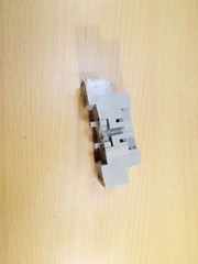 IDEC RELAY SOCKET SY2S-05 GENERAL PURPOSE CUBE 8PIN DIN SCREW MOUNT 7A 300V