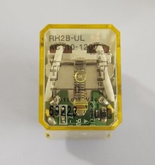*NEW SURPLUS* IDEC [4] RH2B-UL Relay 110-120VAC & [2] SH2B-05 Base + Warranty!