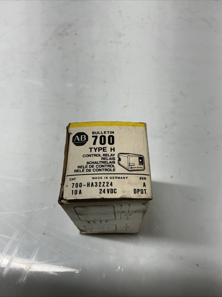 Allen-Bradley 700-HA32Z24 Ser A Type H Control Relay. H-243