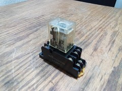 Omron MY3-US-SV Relay W/Omron 1720Y7 Socket