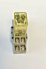 IDEC RH2B-UL RELAY 120VAC 50/60HZ W/ SH2B-05 SOCKET 10A 300V ***LOTOF2***