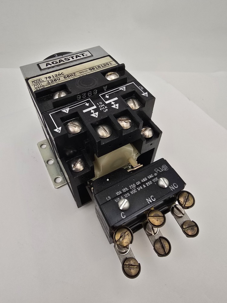 Agastat 7012AC Time Delay Relay 10A 120V 60Hz 1.5-15 Sec Bolt On Analog