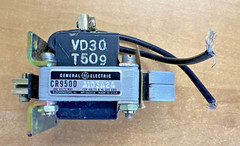 General Electric CR9500A103A2A Solenoid 115V Push Type End Mtg **NEW in BOX**