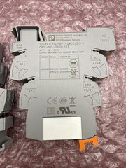Phoenix Contact 2900330 PLC Relay Module with Push-In Connect – Pack of Two NEW