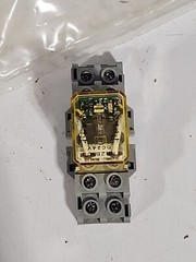 IDEC RH2B-UL DC24V Relay w/ SH2B-05C Base