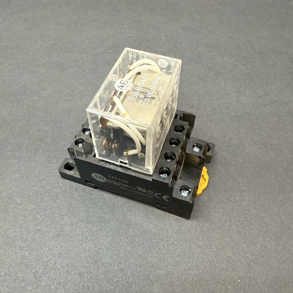 Allen Bradley 700-HF34A1 Series B Relay w/ Socket Base 700-HN139 10A Series A