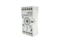 Telemecanique RUN31A21B7 Universal Relay 24VAC 10A + AB 700-HN203, Ser.A