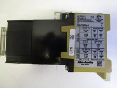 ALLEN-BRADLEY 700-PK800A1 SER. E TYPE P BULLETIN 700 AC RELAY – USED – FREE SHIP