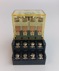 IDEC RH4B-UL- AC120V Relay & SH4B-05 Relay DIN Rail Mount Socket 4 pole