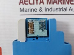 Finder 95.05 Relay With Socket Base 40.52 10A 250V 300V, 6-24V DC 8A