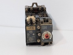 Allen Bradley 700-PT400A1 Convertible Contact Control Relay w/ 700-PT Time Delay
