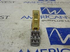 Idec RY2S-U AC 120V Relay with Base SY2S-05C 7A 300V