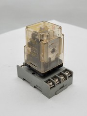 Square D 8501 KP12P14V14 Plug-In Relay w Socket 10A 250V 8Pin Series D 24V Coil