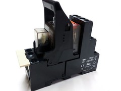 LOT 10pcs.TE Connectivity / Schrack PT570730/PT570T30 230VAC Industry Relay SET