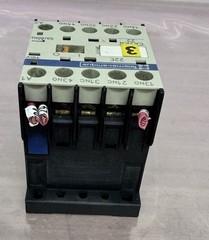 TELEMECANIQUE 10 AMP CONTROL RELAY 600 VAC 60 Hz 110 COIL VOLTAGE CA2KN22